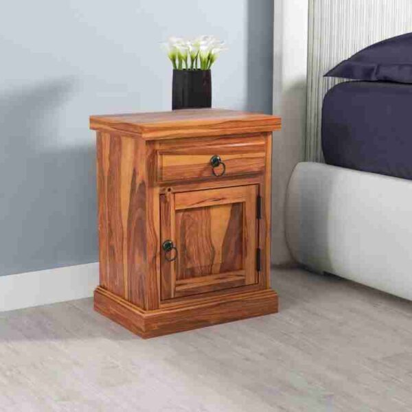 Traditional Plan Bed Side